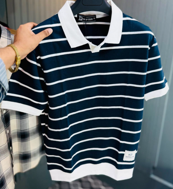 White t shirt - Hover